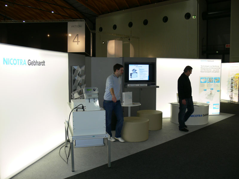 CleanRoomLounge2011_038