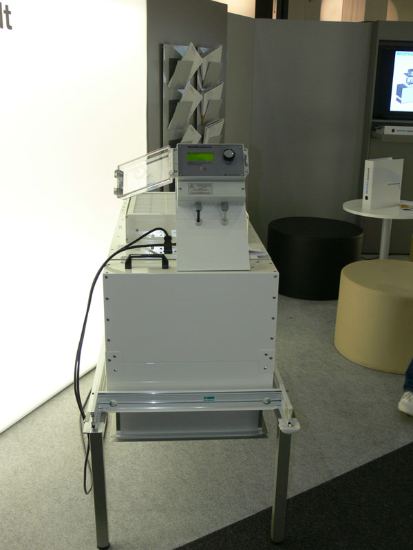 CleanRoomLounge2011_039