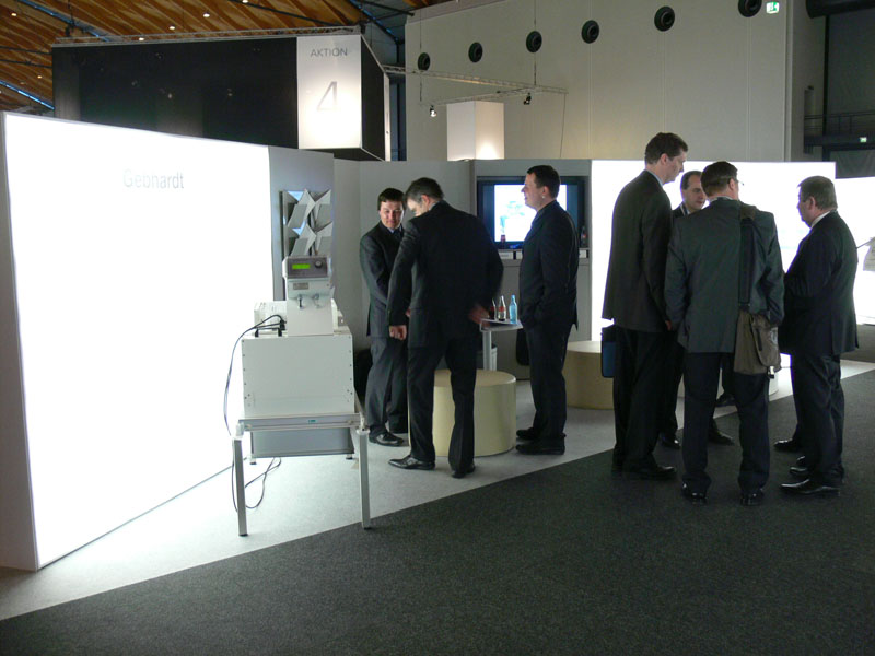 CleanRoomLounge2011_079